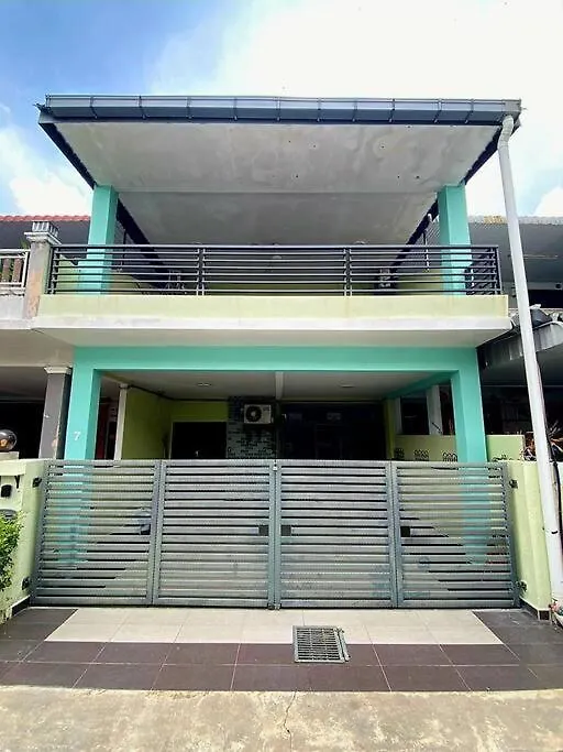 Holiday home Modern Cozy Sweet House 4 Room 10Pax@Alma Bm Bukit Mertajam